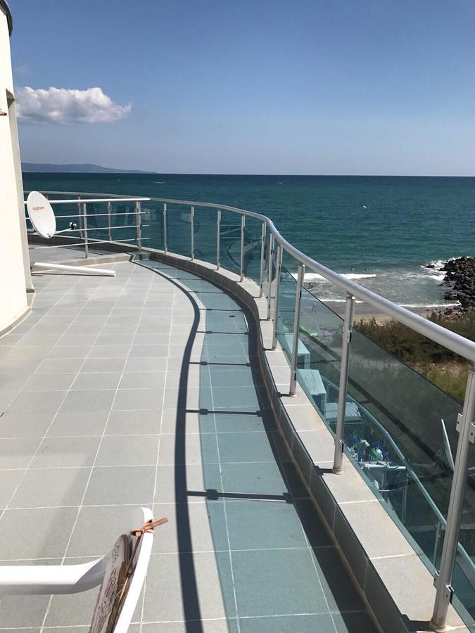 59 Kraybrezhna Apartment Pomorie Exterior foto